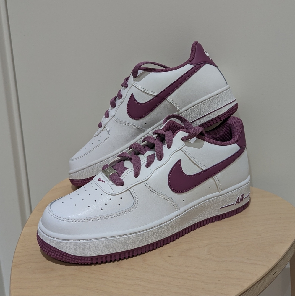 Nike Air Force 1 '06 - 6.5Y or Wmn's 8